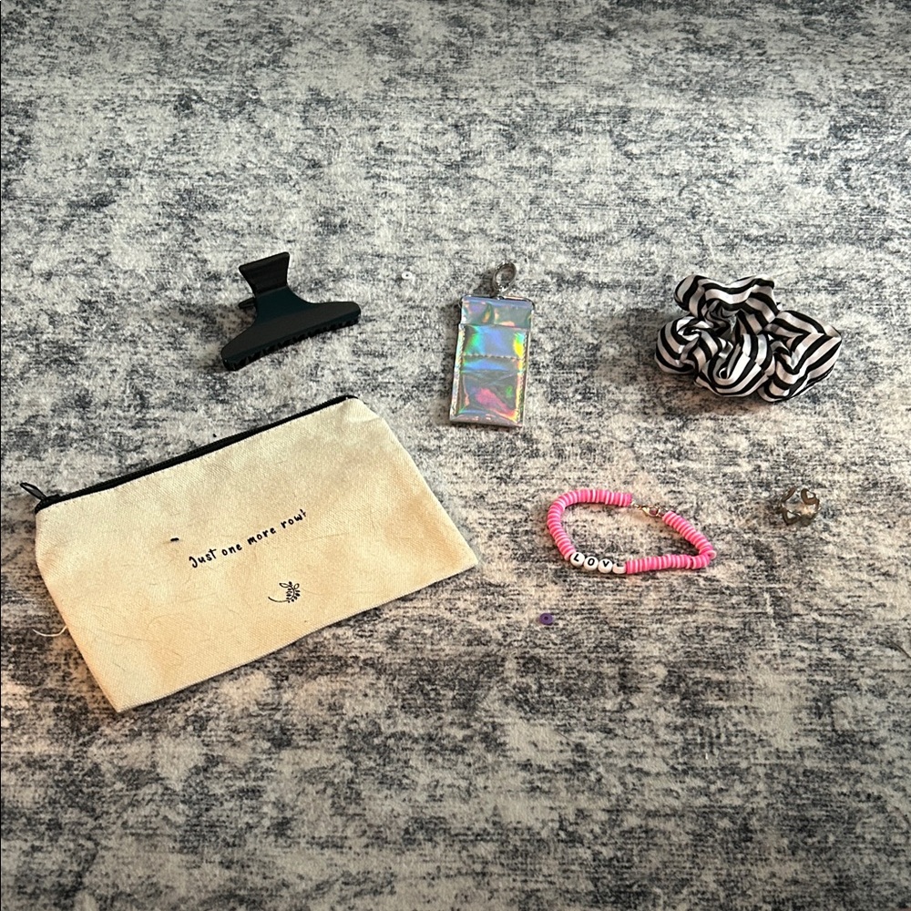 Beige Pouch with Accessories Set